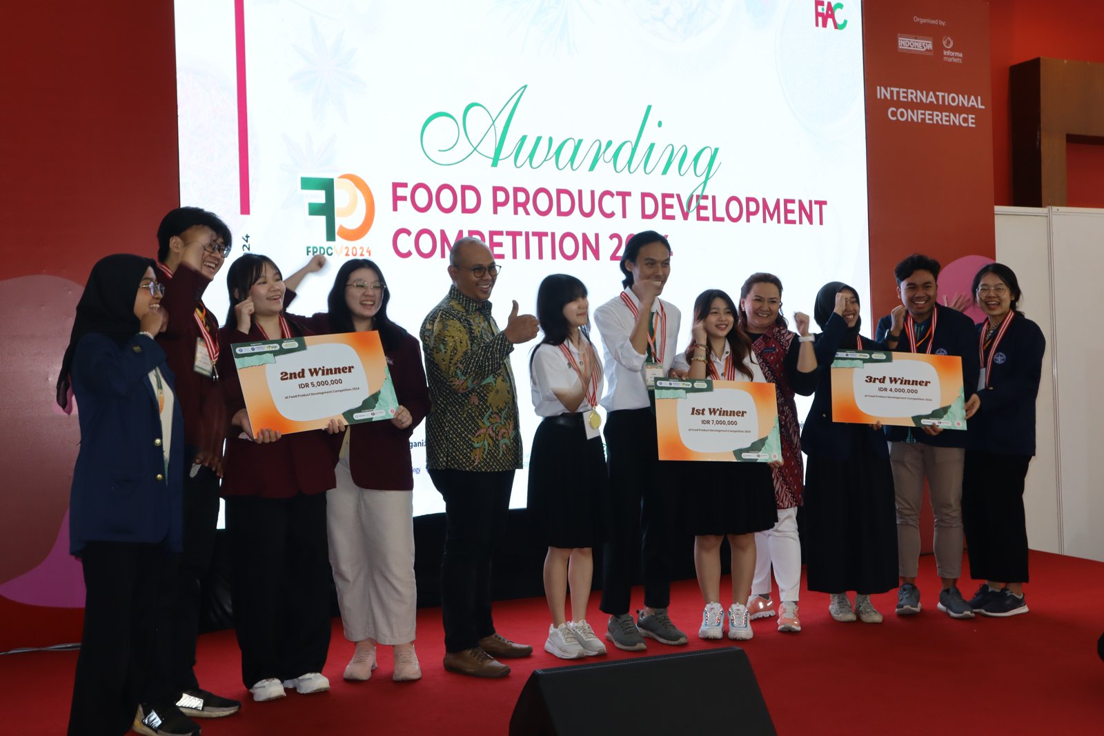 Awarding ceremony of the Food Product Development Competition with student winners on stage